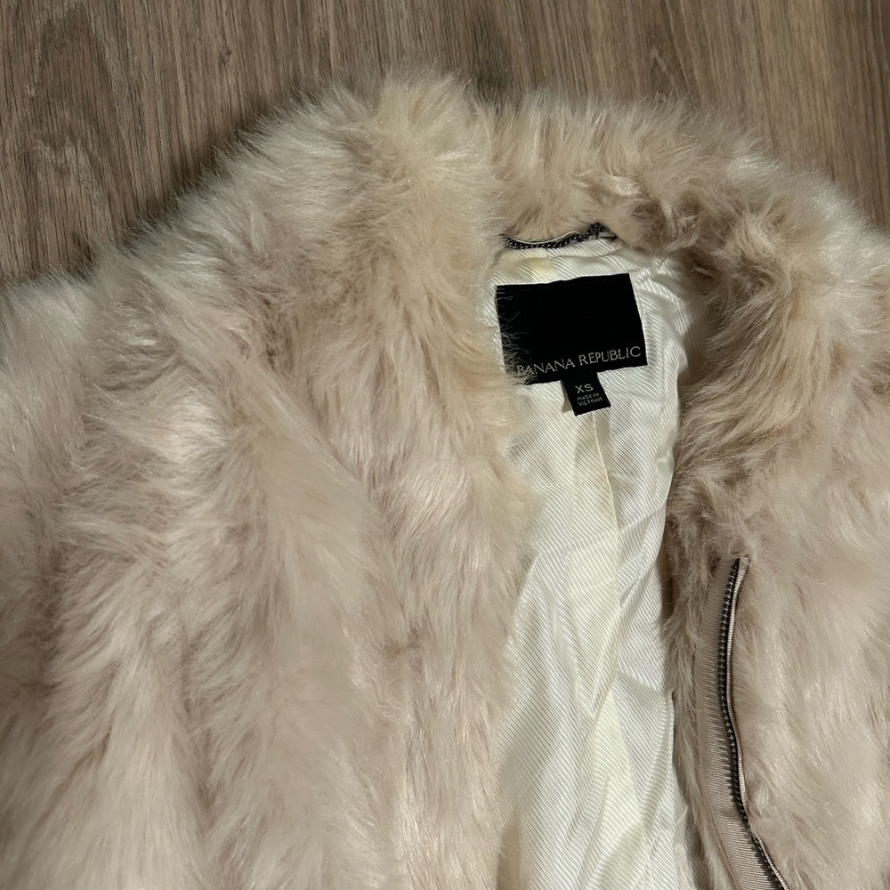 Banana Republic Cream Teddy Jacket Luxurious Faux Fur